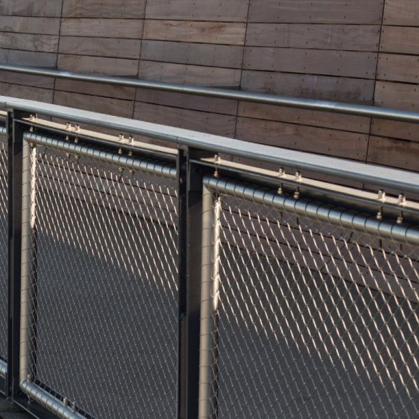 Modular 316 Stainless Steel Wire Rope Mesh Railing System with 40mm Mesh Aperture Webnet Infill