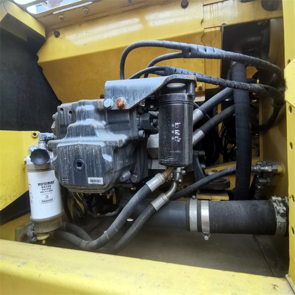 Good Condition 22 Ton Hydraulic Used Komatsu PC220-8 Excavator from Japan in Shanghai