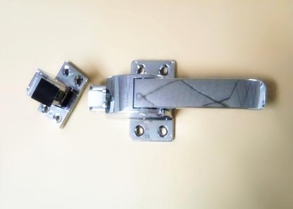 Tratamento de superfície do zinco das dobradiças de porta do congelador de refrigerador do equilíbrio do auto e tampa do ABS