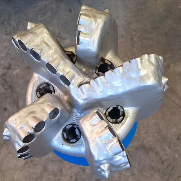 Outil de forage au diamant 9-1/2 