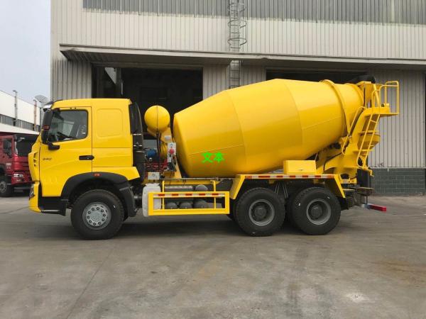 HC16 Sinotruk 10M3 Mixer Tank Truck With Italy Pump And Motor
