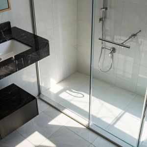 Custom Tempered Safety Glass Shower Room Unique Packaging Options Available