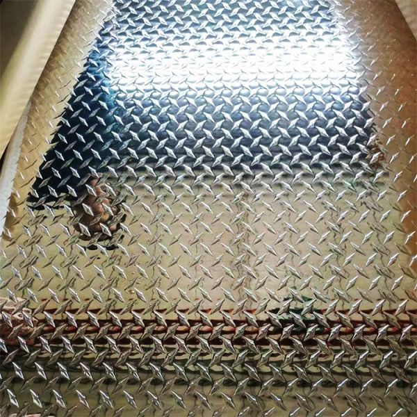 алюминиевый рифленый толь 5005 3105 4032 покрывает автомобильные детали ровные