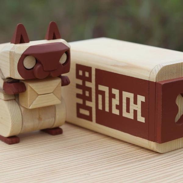 OEM Size Wood Carving Sculpture , Carved Wood Animal Sculptures