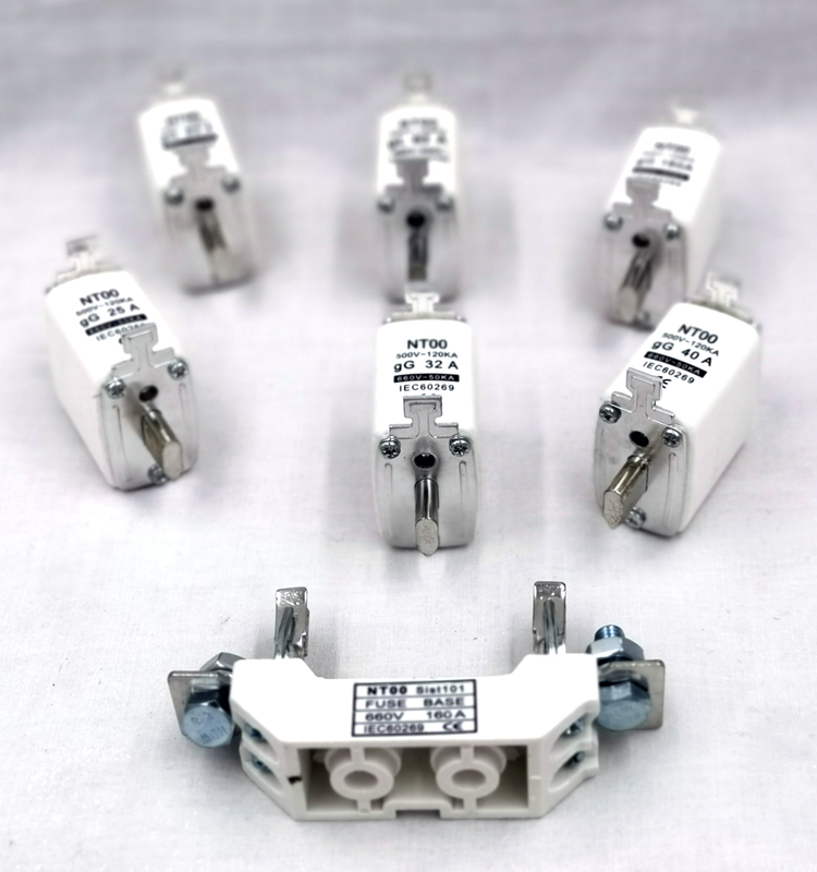 HRC Ceramic NH or NT Type Blade Fuse Block Links with 500V 120KA gG 63A NT00 NH00 Hrc Fuse Link