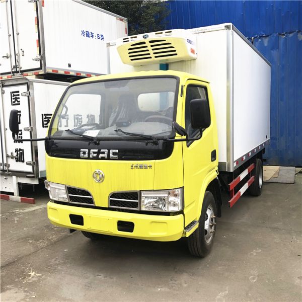 5 toneladas de camión refrigerado DONGFENG RHD LHD para el transporte