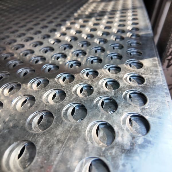 3mm Thick Galvanized Perforated Steel Grating For Livestock Houses