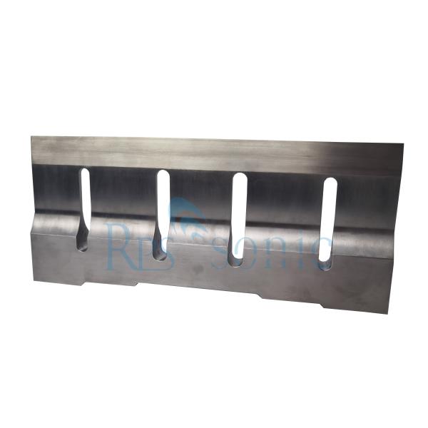 Stable Titanium Blade Ultrasonic Food Cutter 20 Khz For Bread Cake