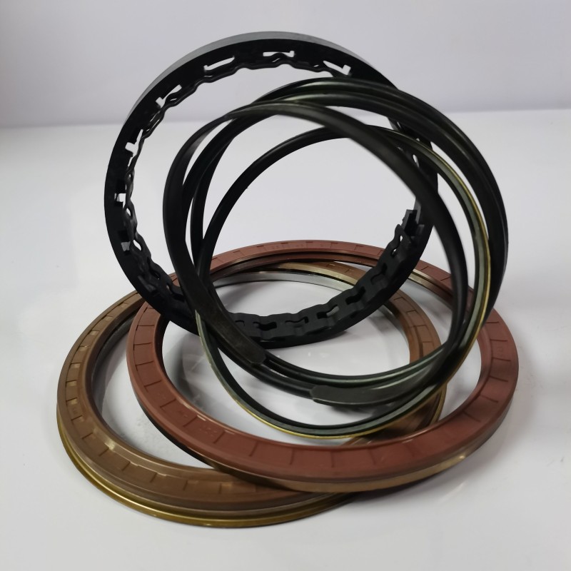 Manufacturer Wholesale Original Parts FAW Truck 125/126.3*152.3/123.6*148*8.1 Rear Wheel Oil Seal Eight-piece Set