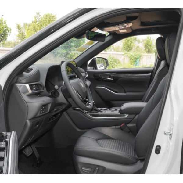 Автомобиль 2023 наградной версии четырехколесного привода КРОНЫ KLUGER 2.5L HEV ТОЙОТА средний