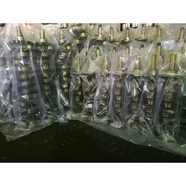 4D84 Engine Crankshaft  For KOMATSU Excavator PC40 3TR2R14 Diesel Engine Parts