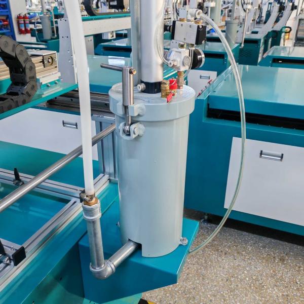 220Vのグリーフ配給ロボット 1500*600*100mm 空気浄化ランプのための自動グリーフ配送機