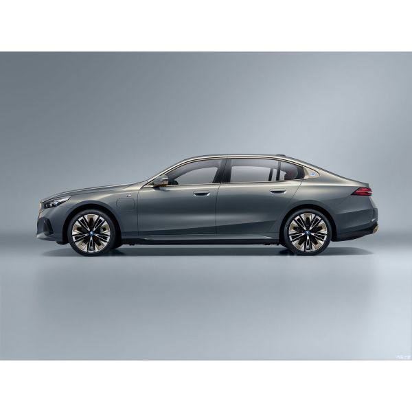 2024 BMW i5 eDrive 35L M Sports Package 567km Pure Electric Cruising Range and Standards