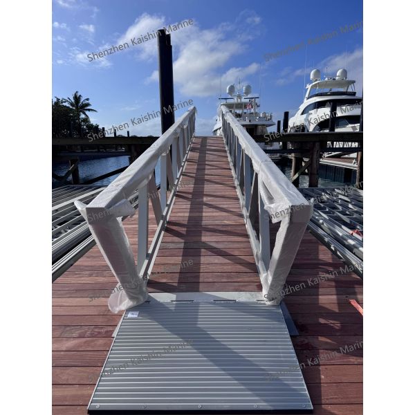 Marine Aluminum Gangway with 1.1m Height Handrails and WPC Decking for Floating Dock Access