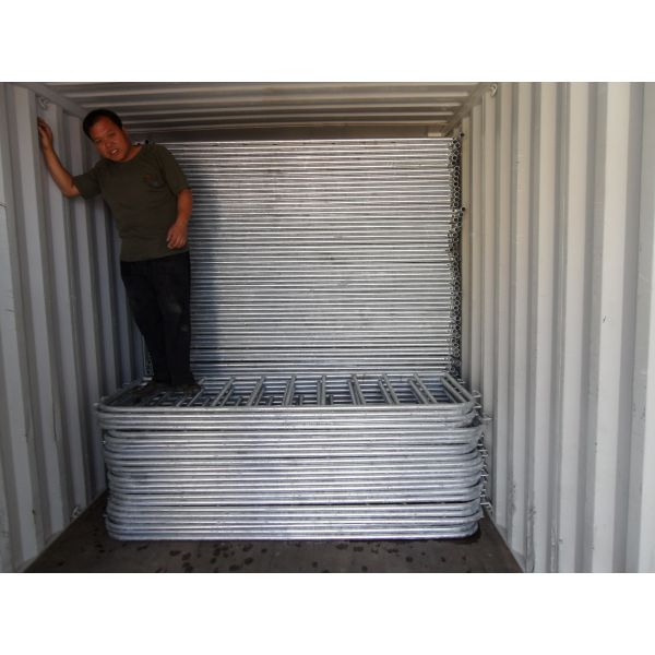 Hot Dipped Galvanized Crowd Control Barriers For Sale, Available any Size Customized