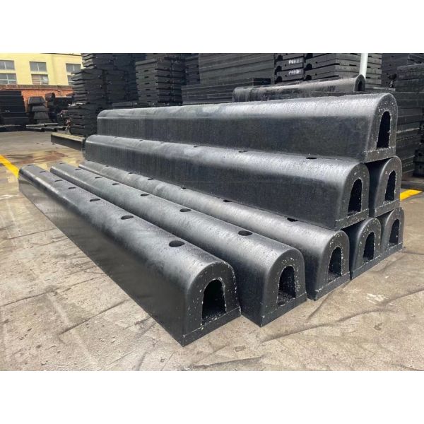 Natural Rubber D Type Fender Marine Ship Berthing Protection