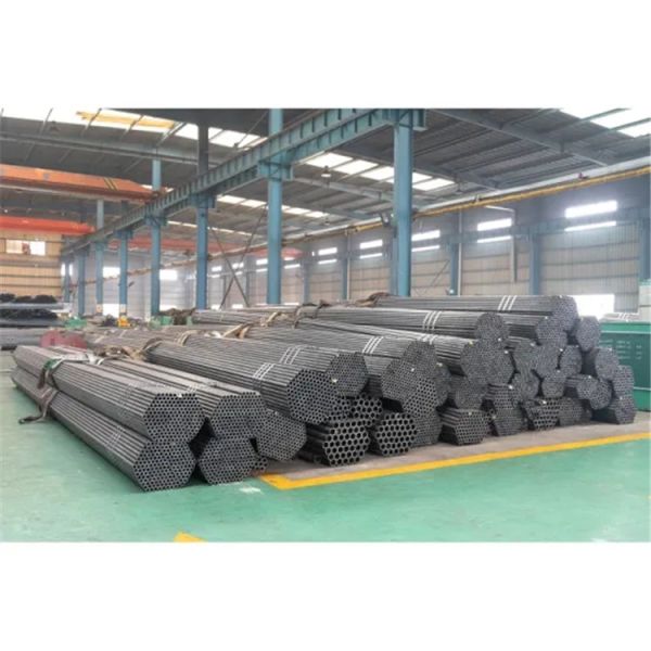 Труба ST37 ST52 1020 горячекатаного углерода безшовная стальная труба 1045 A106B жидкая