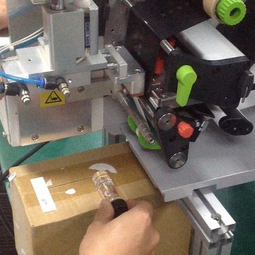 Automatic Top And Side Labeling Machine Dual Position Label Applicator For Packaging Automation