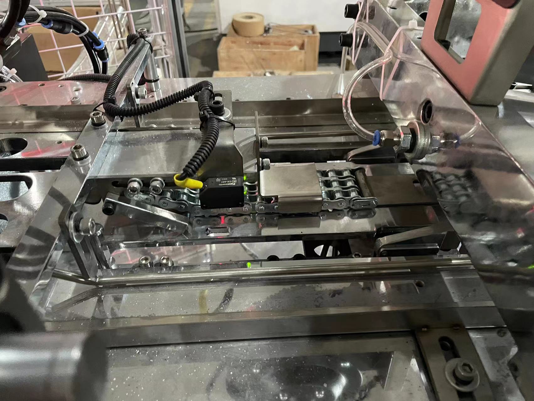 2-16 унций или спецификация бумажной чашки Полностью автоматическая 70-90 штук/мин Кофейная чашка