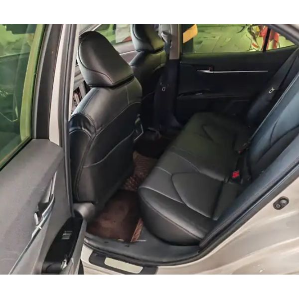 Medium Size Vehicles in Daytime Light LED 10 Automatic Transmission Leather Dark