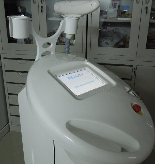 1064nm Nd Yag Laser Hair Removal Machine For Dark Skin Type VI / VII 70 * 53 * 101cm