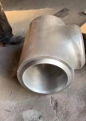 ASME/ANSI B16.9 Butt Welding Barred Tee OD 4