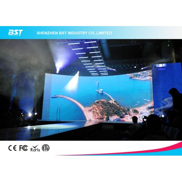 Реклама полного цвета СМД2121 П4мм крытая изогнула видео- экран СИД для торговых центров