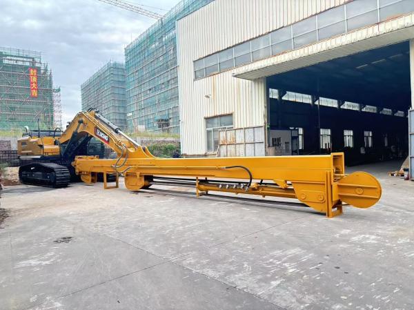 Hydraulic Excavator Arm Telescopic Boom Extends Up To 32 Meters With 1.5cbm Clamshell Bucket