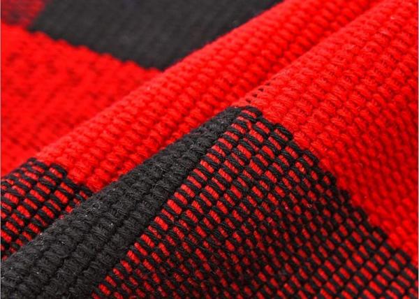 Customized Cotton Thread Red And Black Viscose Fiber Lattice Doormat