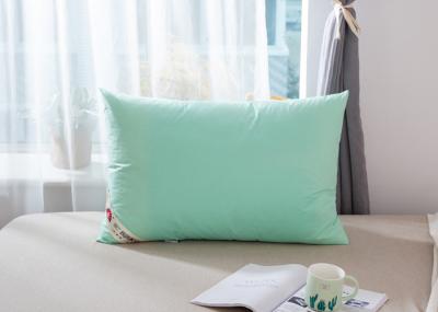Hospital Hotel 48x74mm 40s Plain Dyed Polyester Fiber Pillow