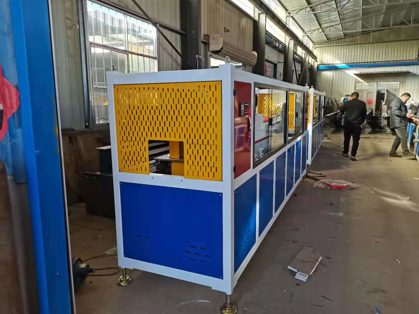 Производственная линия ПВХ WPC Profile Machine WPC PVC Window Door Plastic Profile с экструдером с двумя винтами