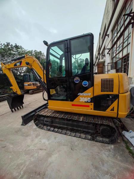 Excavateur d'occasion moteur original CAT 306D, entretien régulier, 100 unités en stock