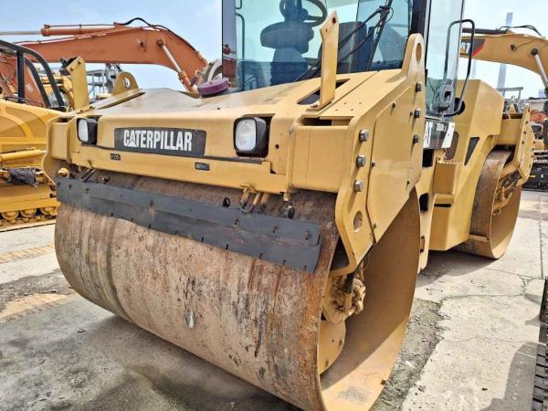 Le rouleau à rouleaux de seconde main CB-534D est de 20 tonnes.