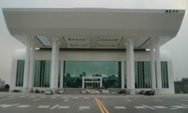 High security military bases Rail wheel automatic Heavy duty bank access door