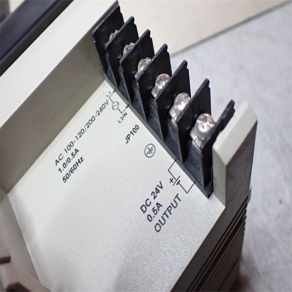 МОДУЛЬ 1A 100/240VAC 50/60HZ 30W ЭЛЕКТРОПИТАНИЯ OMRON CQM1-PA216 НОВЫЙ