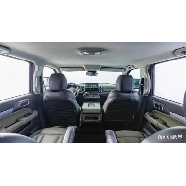 MS600 Dongfeng Mengshi Civil Vehicle  GVW(kg）4500-4900KG Drive mode 4x4 Seats 2-6