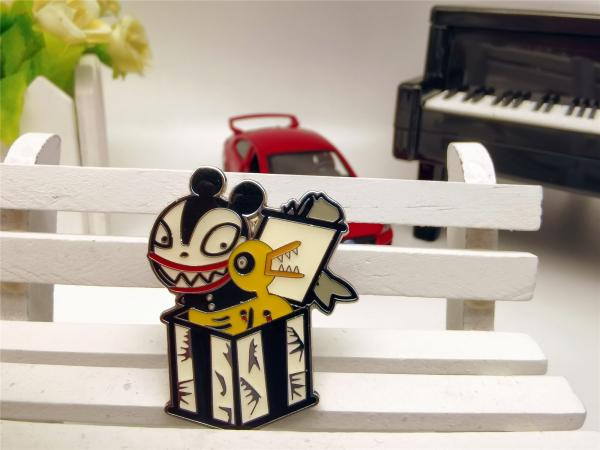 Small  Zinc Alloy Costume Brooches And Pins Disney Mickey Themed