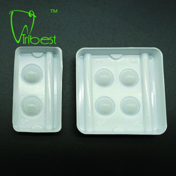 2/4 Slots Dental Plastic Disposable Mixing Wells