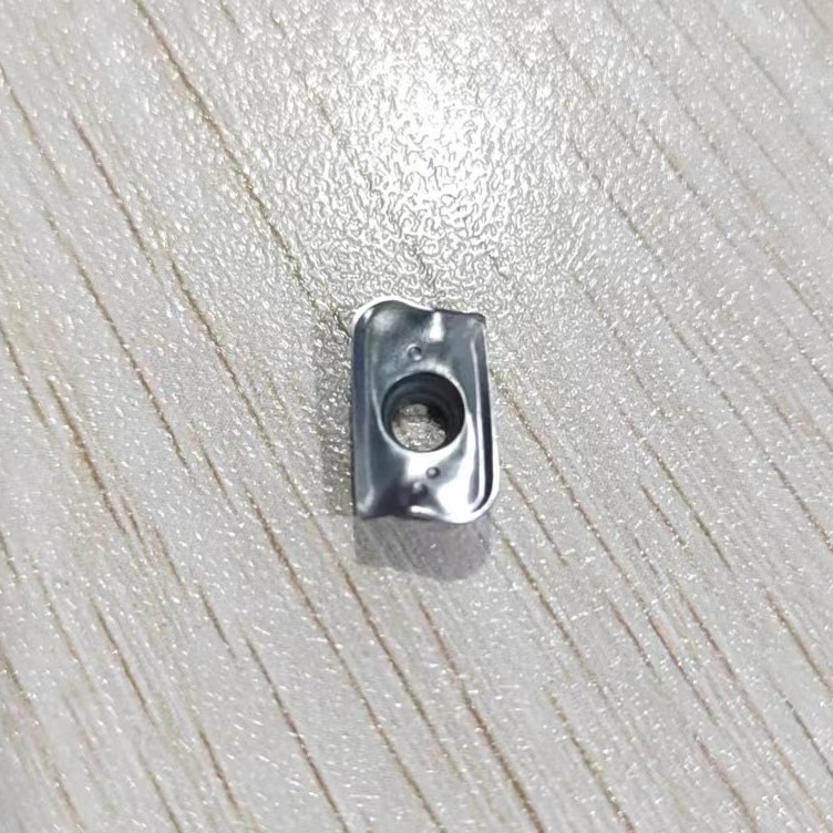 K40 R390-11T320E-PM Стрелообрабатывающее лезвие судна с карбидом с ЧПУ Вставка высокого сопротивления для внешнего инструмента поворота