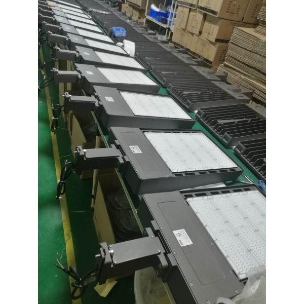 IP65 100W LED Shoebox Light , 6000K Led Outdoor Parking Lot Lights DLC Listed