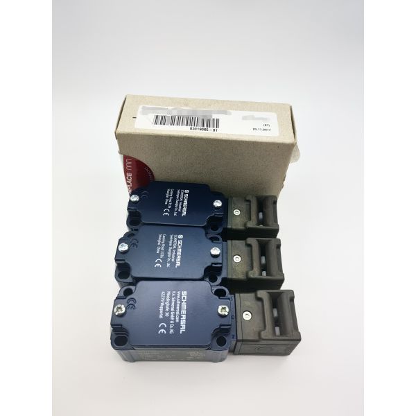 ASM / SIEMENS 03019065-01 03019065 SIEMENS ASM Safety switch AZ 335-03ZK-2737 M20 3NC  SMT Machine Spare Parts