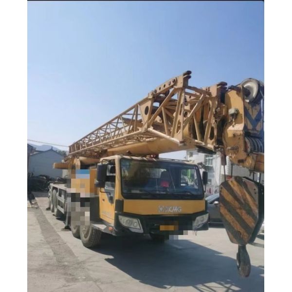 ISO9001 Certified Chinese Rough Terrain Crane Truck Cranes 70t Lifting in Orange