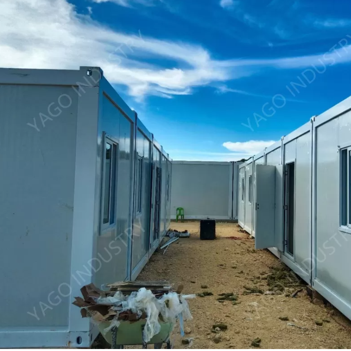 Prefabricated Flat Pack Portable Buildings House For Construction Camp 20ft