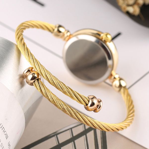 Nonwaterproof Quartz Watch Women'S Gold Bracelet Watch 4mm Band Width