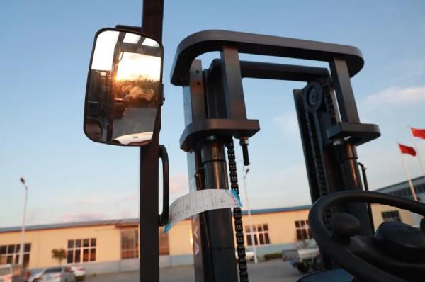 3.0-3.5 ton Diesel Forklift Truck with Japan ISUZU Engine and Euro5/EPA Certification