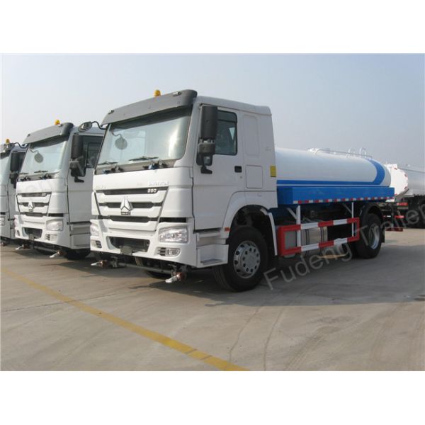 Heavy Duty Water Tanker Truck 10001 - 20000L Volume 6 × 2 4 × 4 Drive Wheel