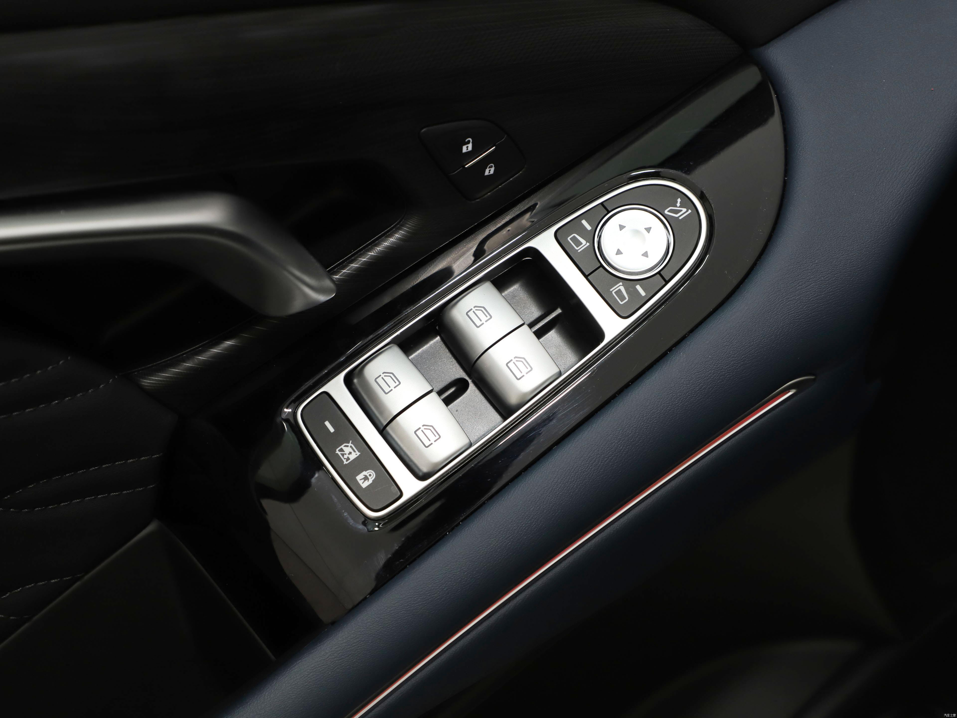 2024 VOYAH Libre SUV de lujo eléctrico puro de rango extendido 1.5T 150 HP Motor L4 con 4 puertas y 5 asientos Vehículo energético 4x4