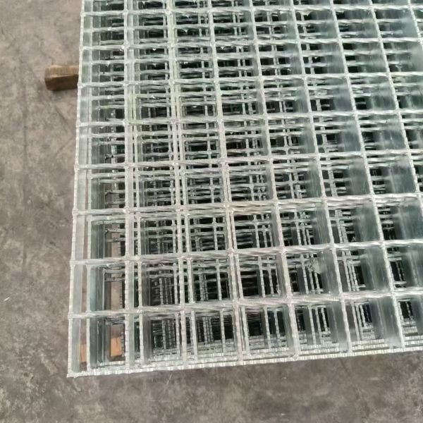 OEM Industrial Steel Grating Manufactured According to Customer Requirements