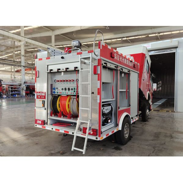 Гибкая мини пожарная машина топливозаправщика воды привода размера 4x2 с 3500 литрами воды