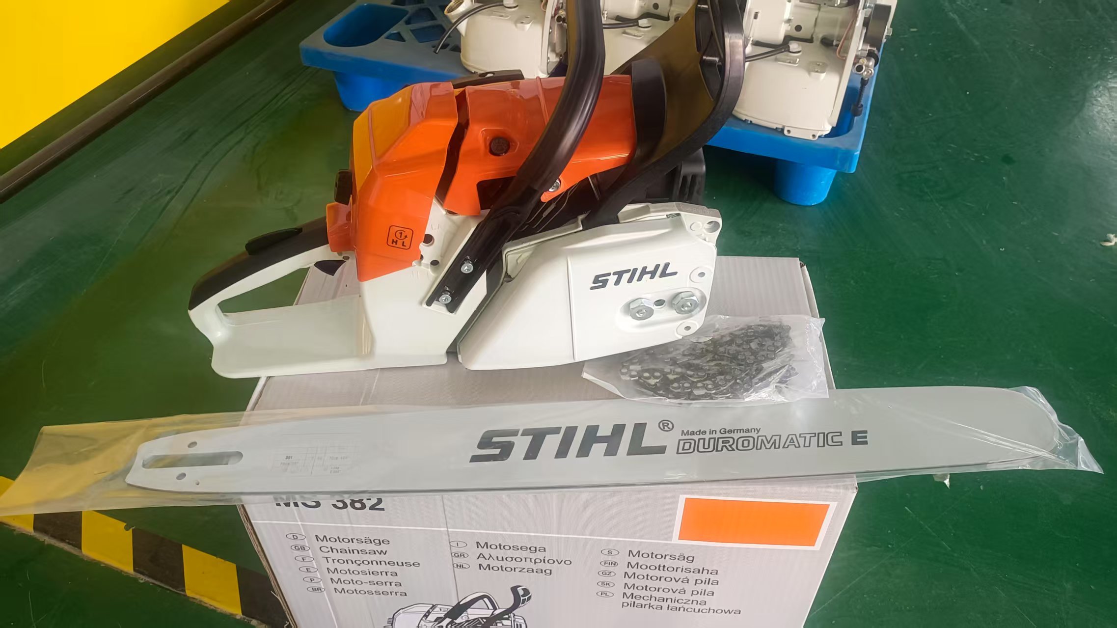 Stihl MS382 72.2cc 3.9KW Professional Gasoline Chainsaw 25 Inch Petrol Chain Saw for Forestry Logging Wood Cutting